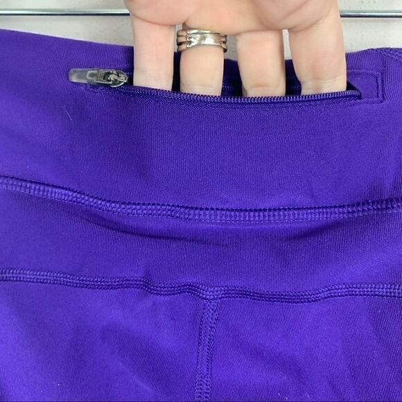 Sale❤️Nike running purple short capris size small - Picture 8 of 9